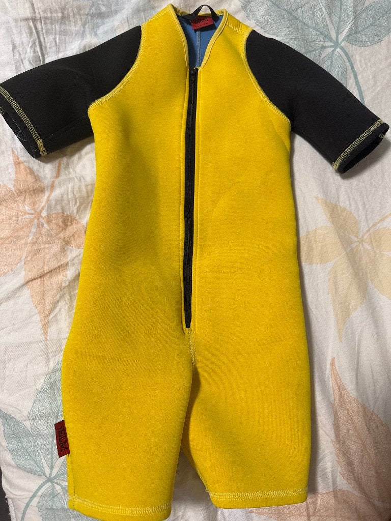 Neopreen Thermisch Wetsuit Geel/Zwart Maat 110, Gebruikt, Jongen of Meisje, Sport- of Zwemkleding, Ophalen of Verzenden