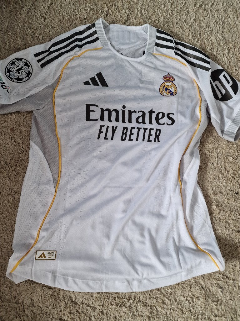 Real madrid thuis shirt, Sport en Fitness, Voetbal, Ophalen of Verzenden, Nieuw, Shirt