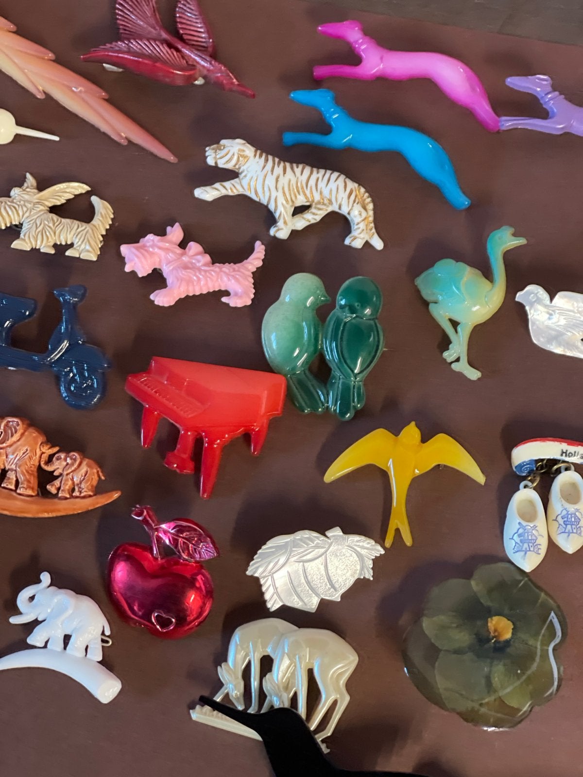 Vintage plastic  broches, Ophalen of Verzenden, Gebruikt