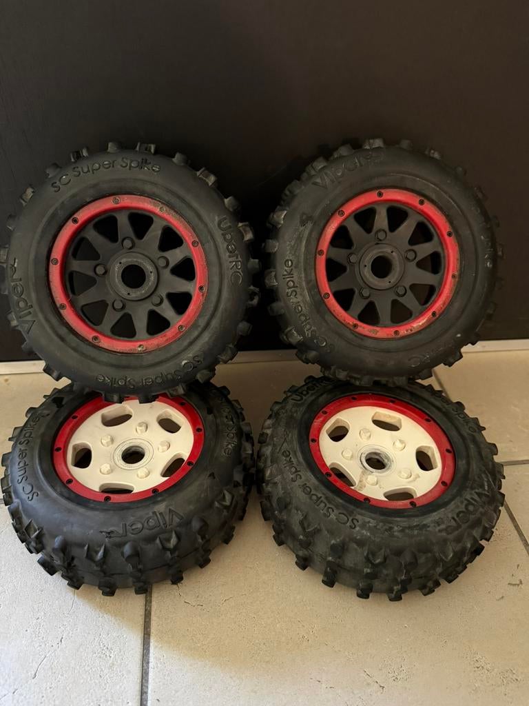 Losi 5IVE-T / 1/5 RC wielen + Viper SC Super Spike banden, Ophalen of Verzenden, Zo goed als nieuw, Overige schalen, Auto offroad