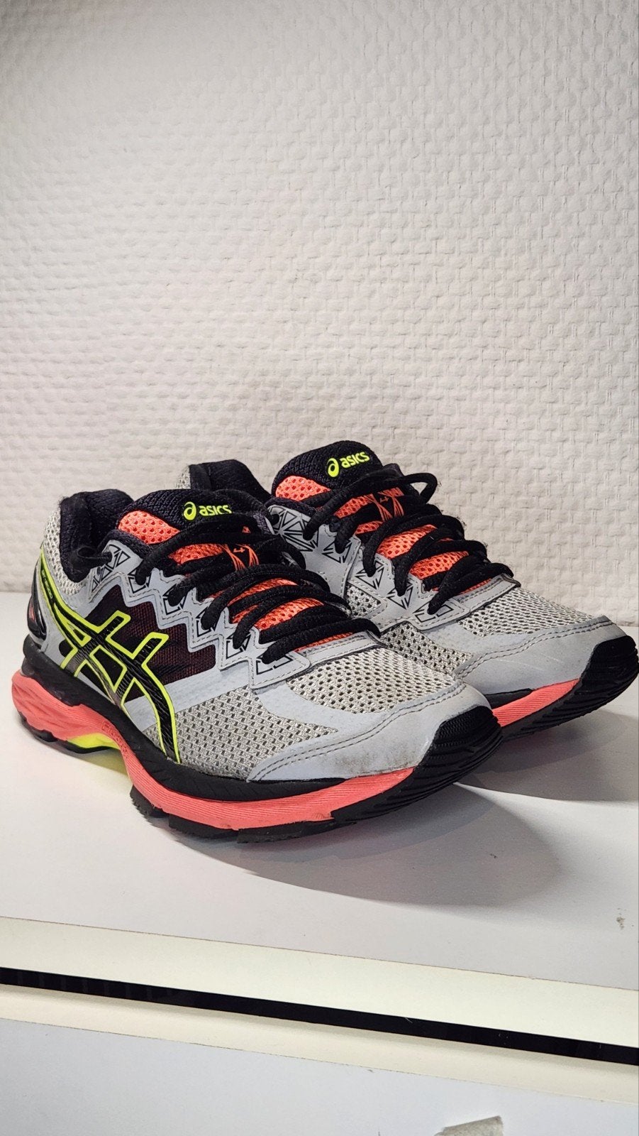 Asics GT-2000 Hardloopschoenen - Maat 37.5, Sportschoenen, Ophalen of Verzenden, Zo goed als nieuw, Grijs