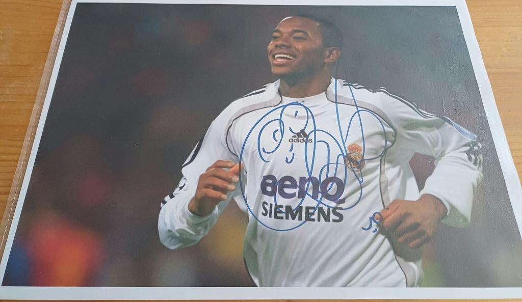 Robinho handtekening 30x20cm, Verzamelen, Sportartikelen en Voetbal, Zo goed als nieuw, Spelerskaart, Buitenlandse clubs, Ophalen of Verzenden