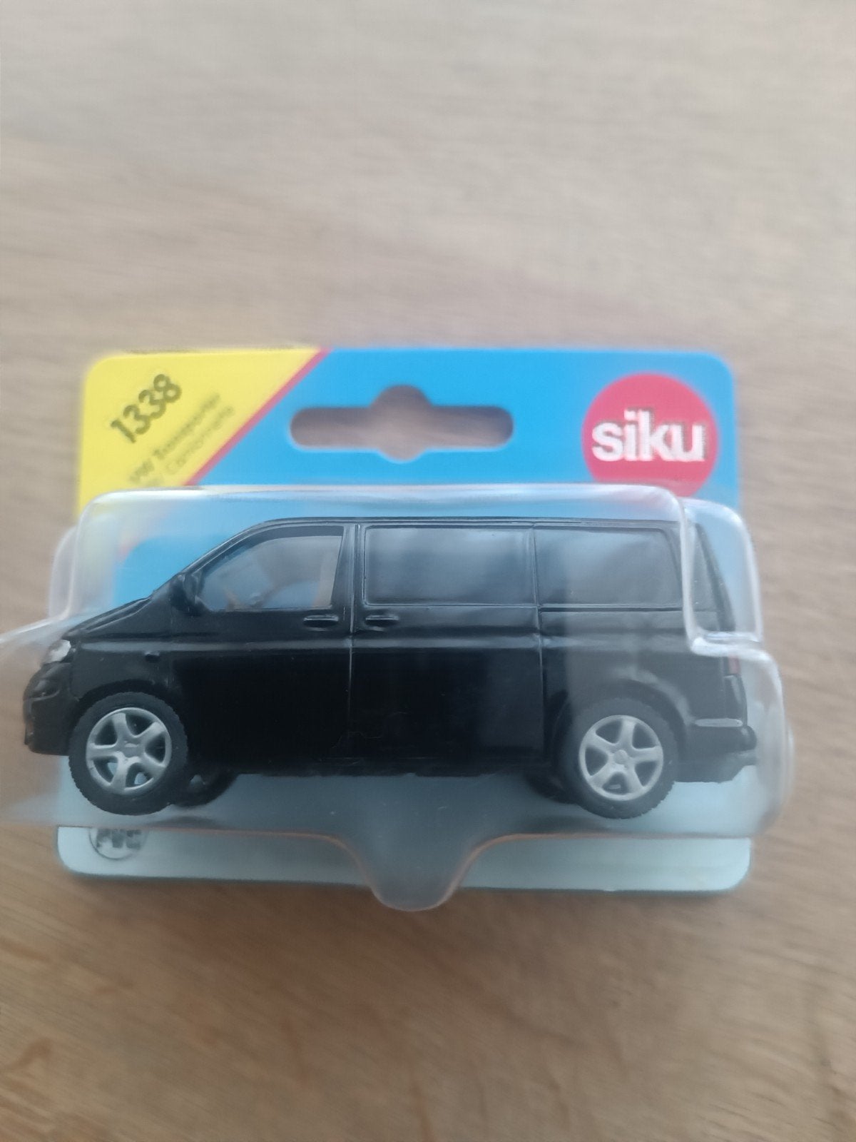 Siku Volkswagen Transporter Combi - Nieuw in verpakking, Ophalen of Verzenden
