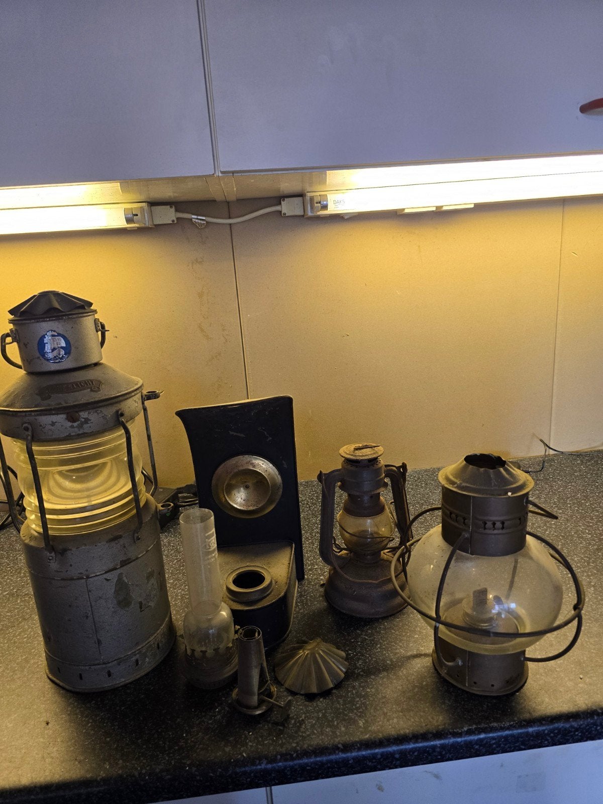 Antieke olielampen en scheepslantaarn, Antiek en Kunst, Antiek | Lampen, Ophalen of Verzenden