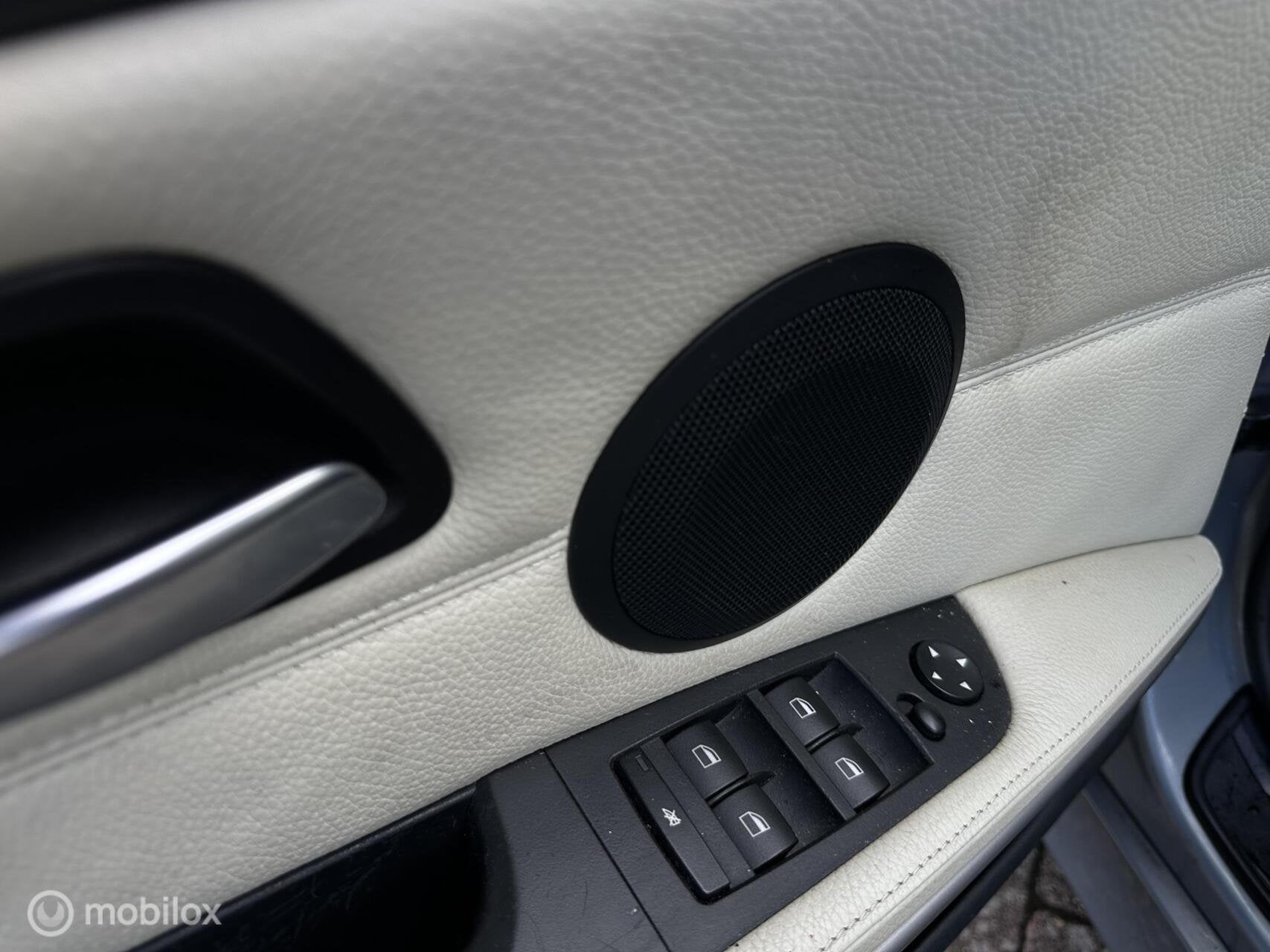 BMW 320i Touring 150PK | 6-Bak | Leder | PDC, Auto's, Achterwielaandrijving, 4 cilinders, 150 pk, Blauw