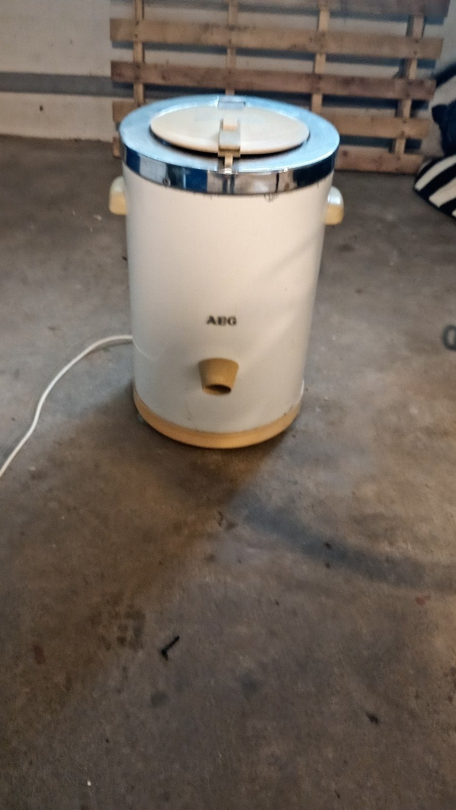 AEG Bovenlader centrifuge - Compact en Efficiënt, Minder dan 4 kg, Bovenlader, Ophalen of Verzenden, 85 tot 90 cm
