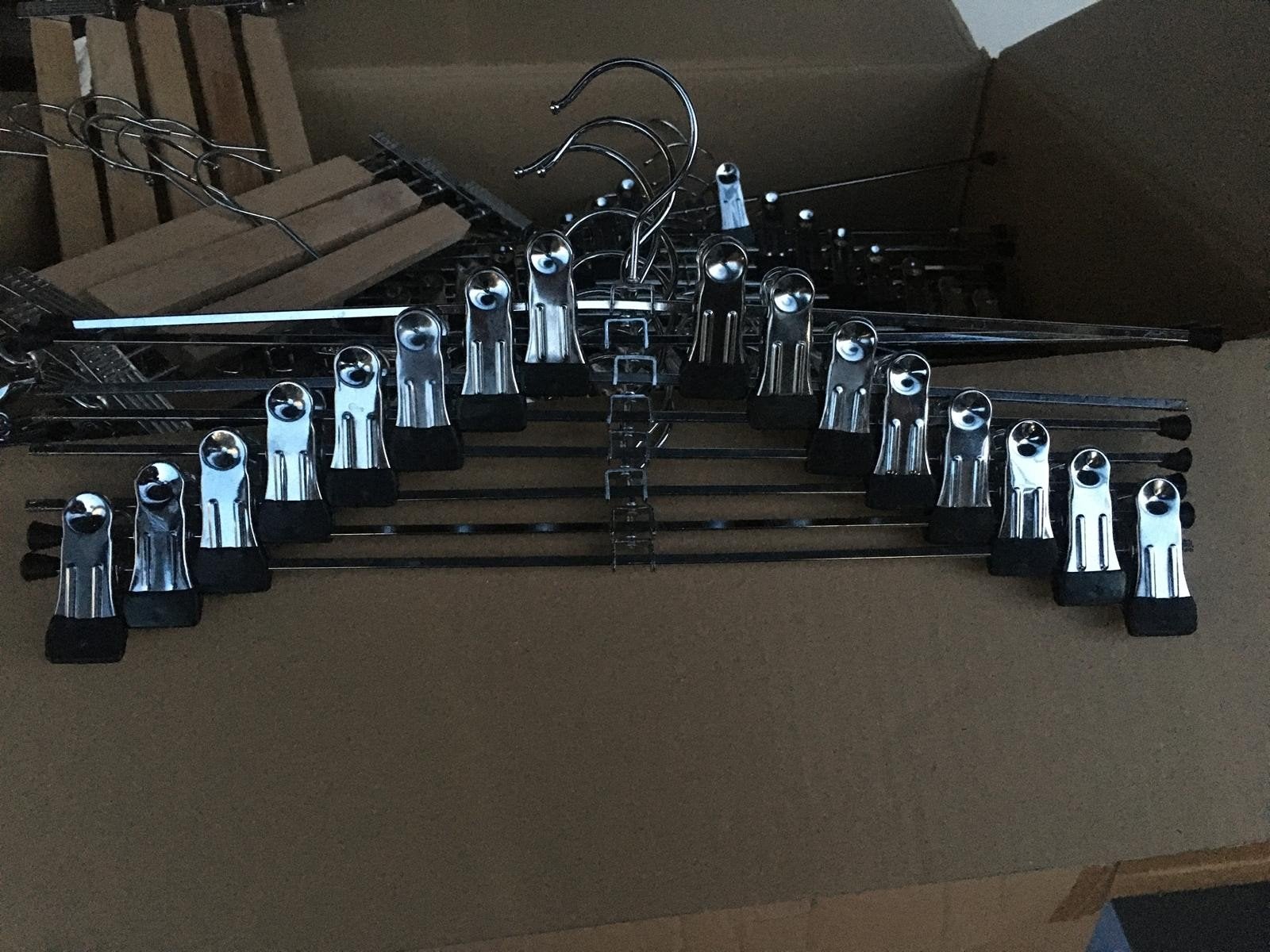 Metalen broekhangers., Ophalen, Metaal