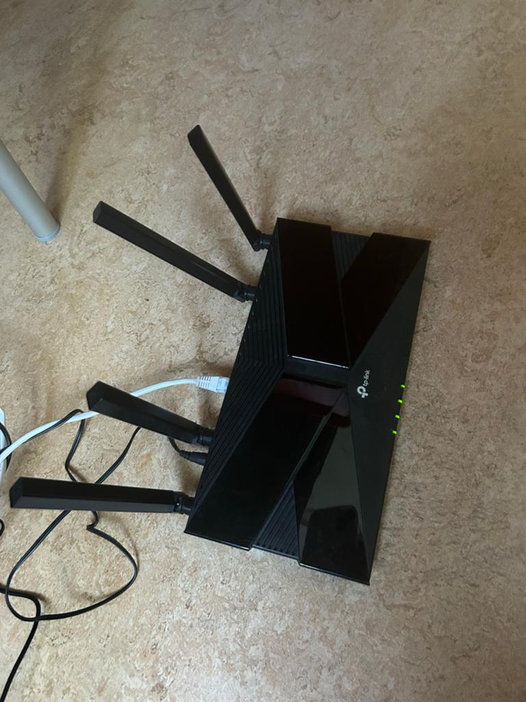 TP-Link Router met 4 antennes, Computers en Software, Routers en Modems, Ophalen of Verzenden, Zo goed als nieuw, Router