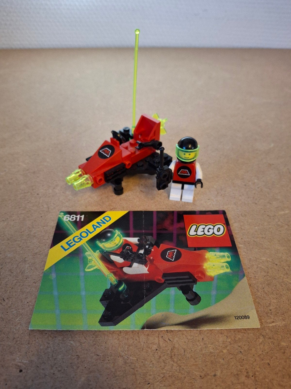 Lego 6811 Pulsar Charger. Jaren 90 M-Tron Space, Compleet, Lego, Info@lego.com, 33 Bath Road, Slough, UK