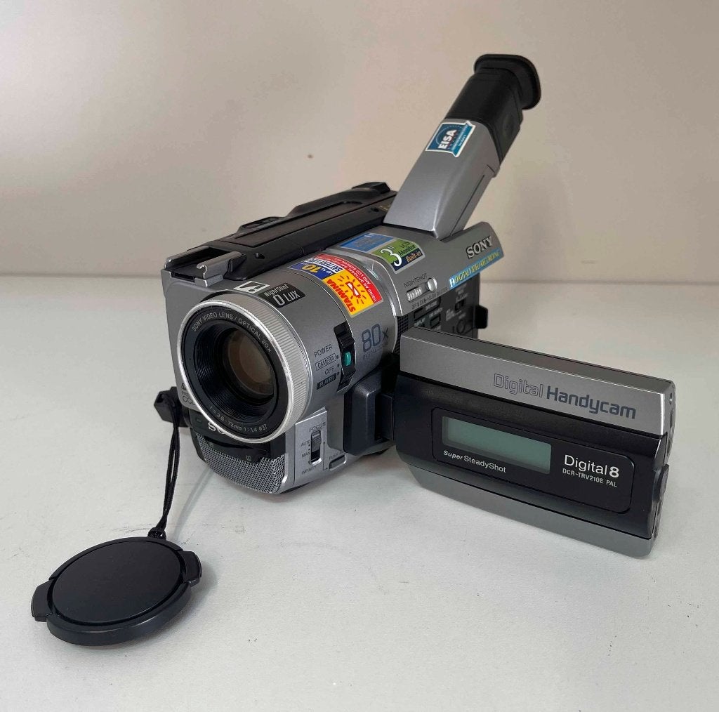 SONY DCR-TRV210E Digital8/Video8 / Hi8 camcorder met i.LINK, N, 20x of meer, Ophalen of Verzenden, Zo goed als nieuw