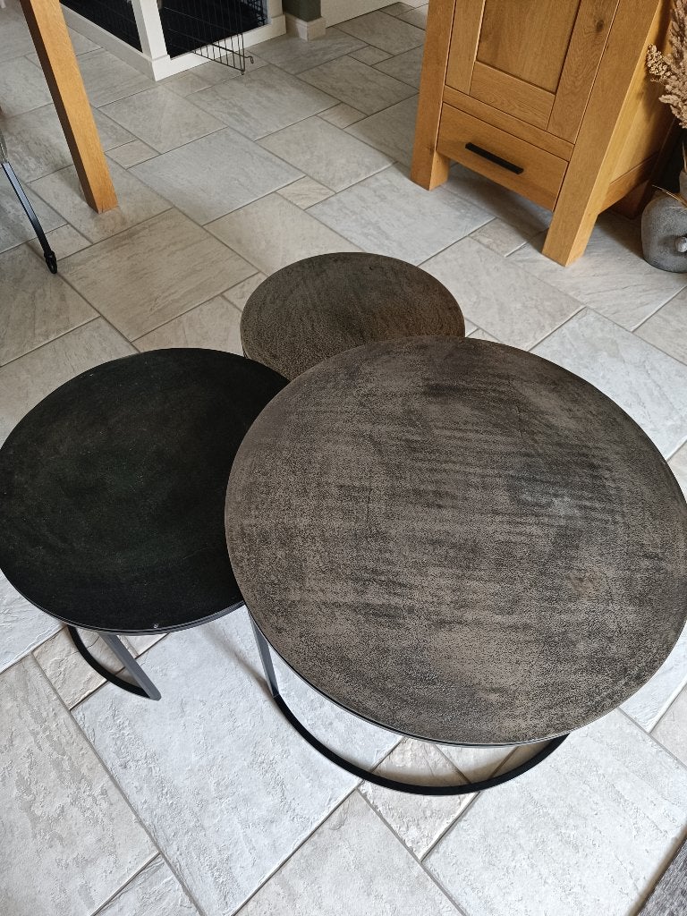 Industriële ronde salontafels van metaal 3 stuks, Ophalen, Gebruikt, 50 tot 100 cm, Rond