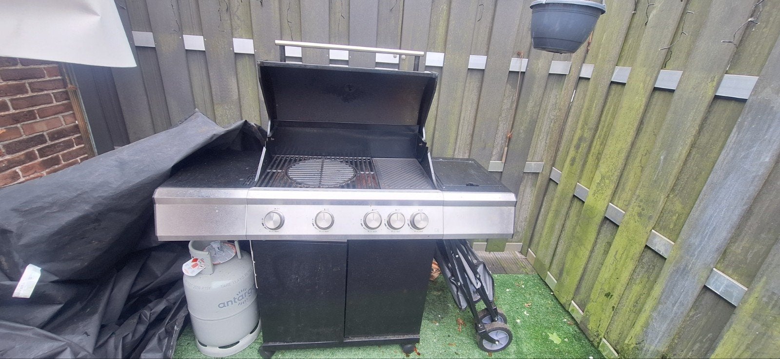 Gas BBQ met 4 branders en zijbrander, Tuin en Terras, Gasbarbecues, Ophalen of Verzenden, Gebruikt