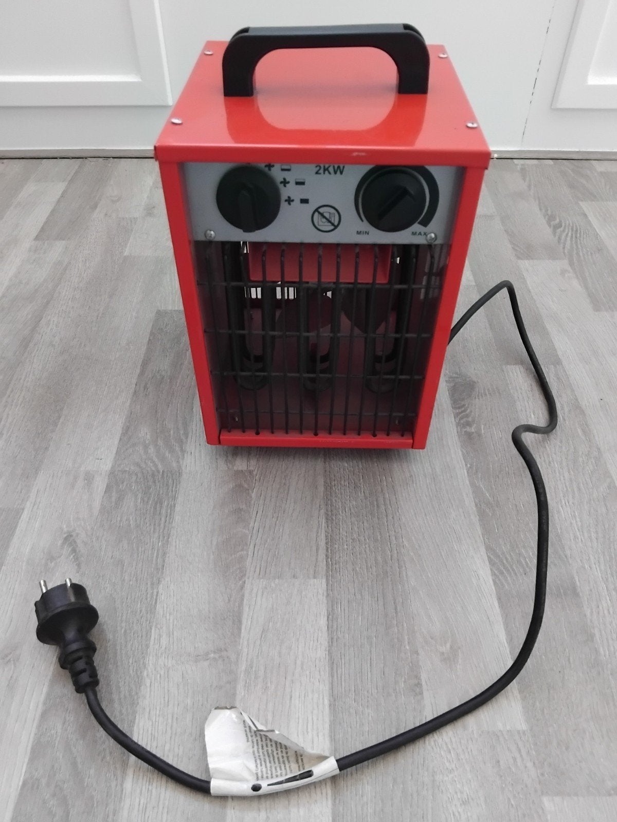 Elektrische Werkplaatskachel 2KW - Rood, Ophalen of Verzenden, Gebruikt