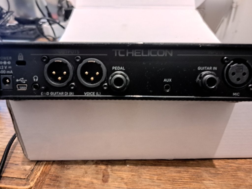 Foto 3 van TC-Helicon Play Acoustic