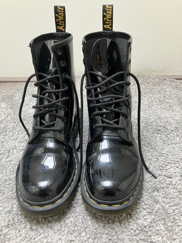 Dr Martens lak, Ophalen, Zo goed als nieuw, Zwart
