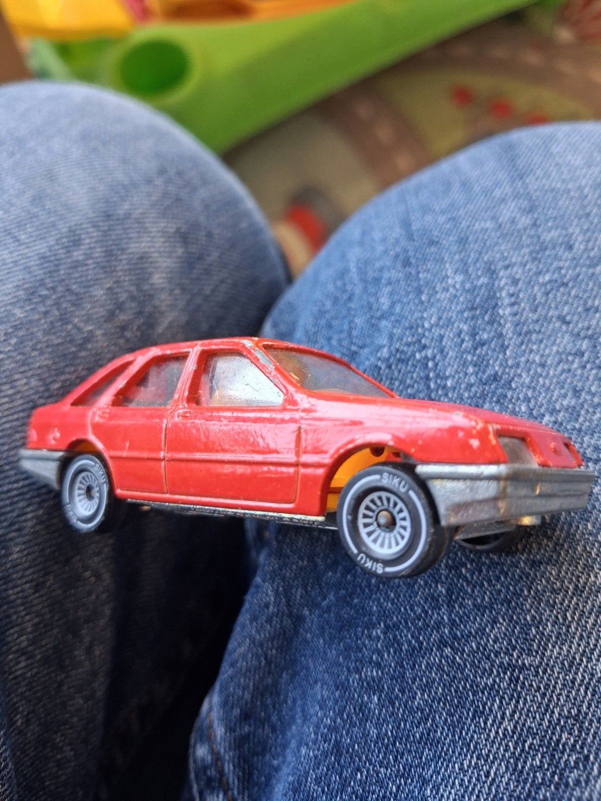 Vintage Siku speelgoedauto - Rode Ford Sierra, Ophalen of Verzenden, Gebruikt