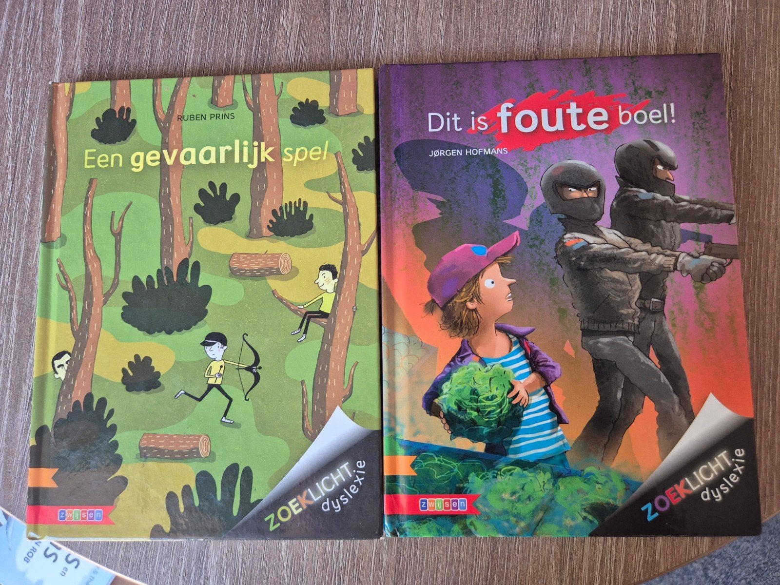 Zoeklicht dyslexie boeken - 2 stuks in mooie staat, Boeken, Ophalen of Verzenden