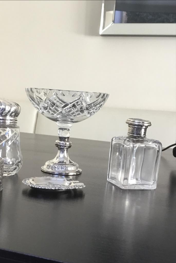 Antiek parfumflesje met zilveren dop en keurmerken, Antiek en Kunst, Antiek | Glas en Kristal, Ophalen of Verzenden