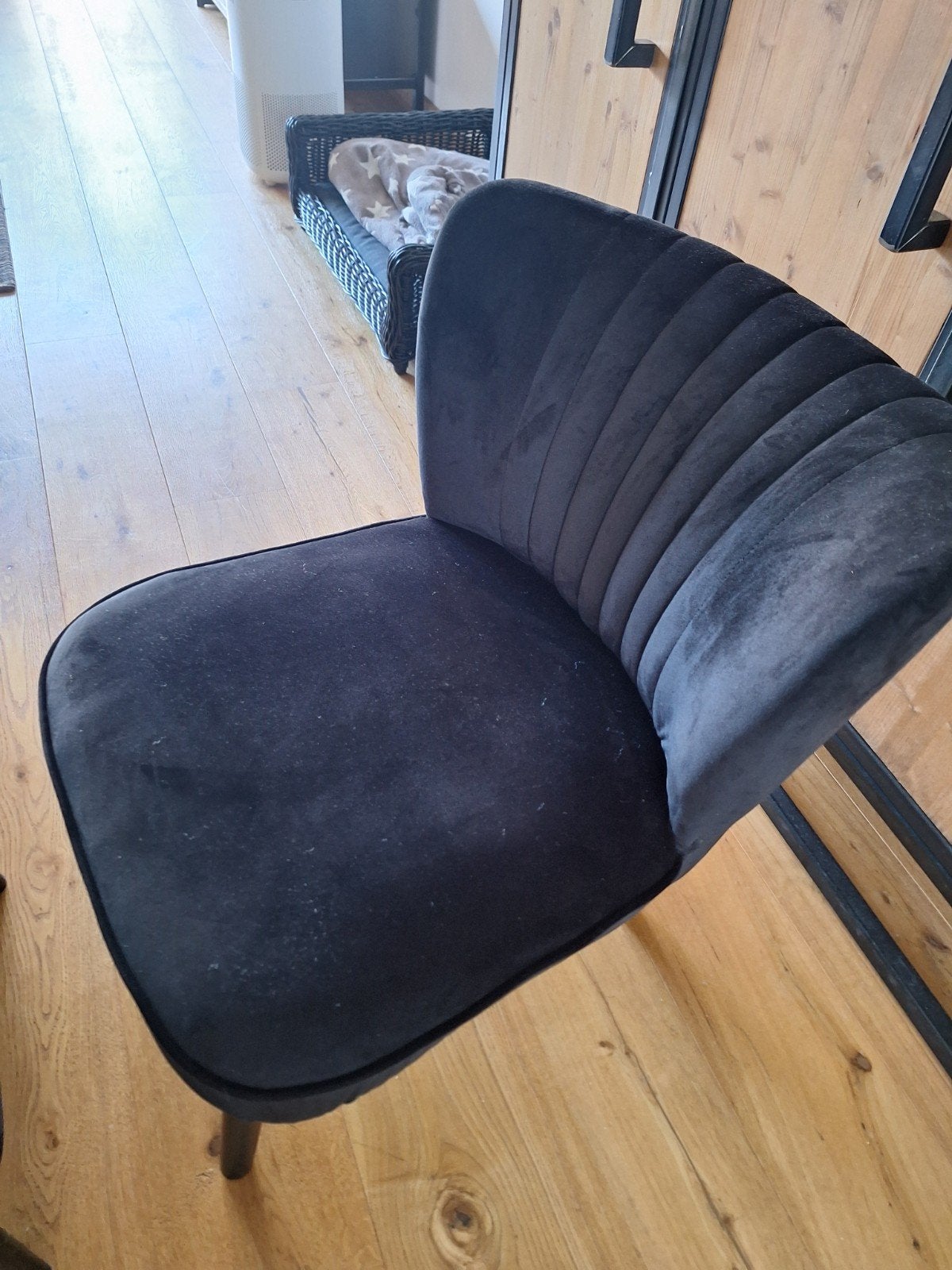 Kleine zwarte fauteuil met hocker, Ophalen, Zwart, Zo goed als nieuw, Eén