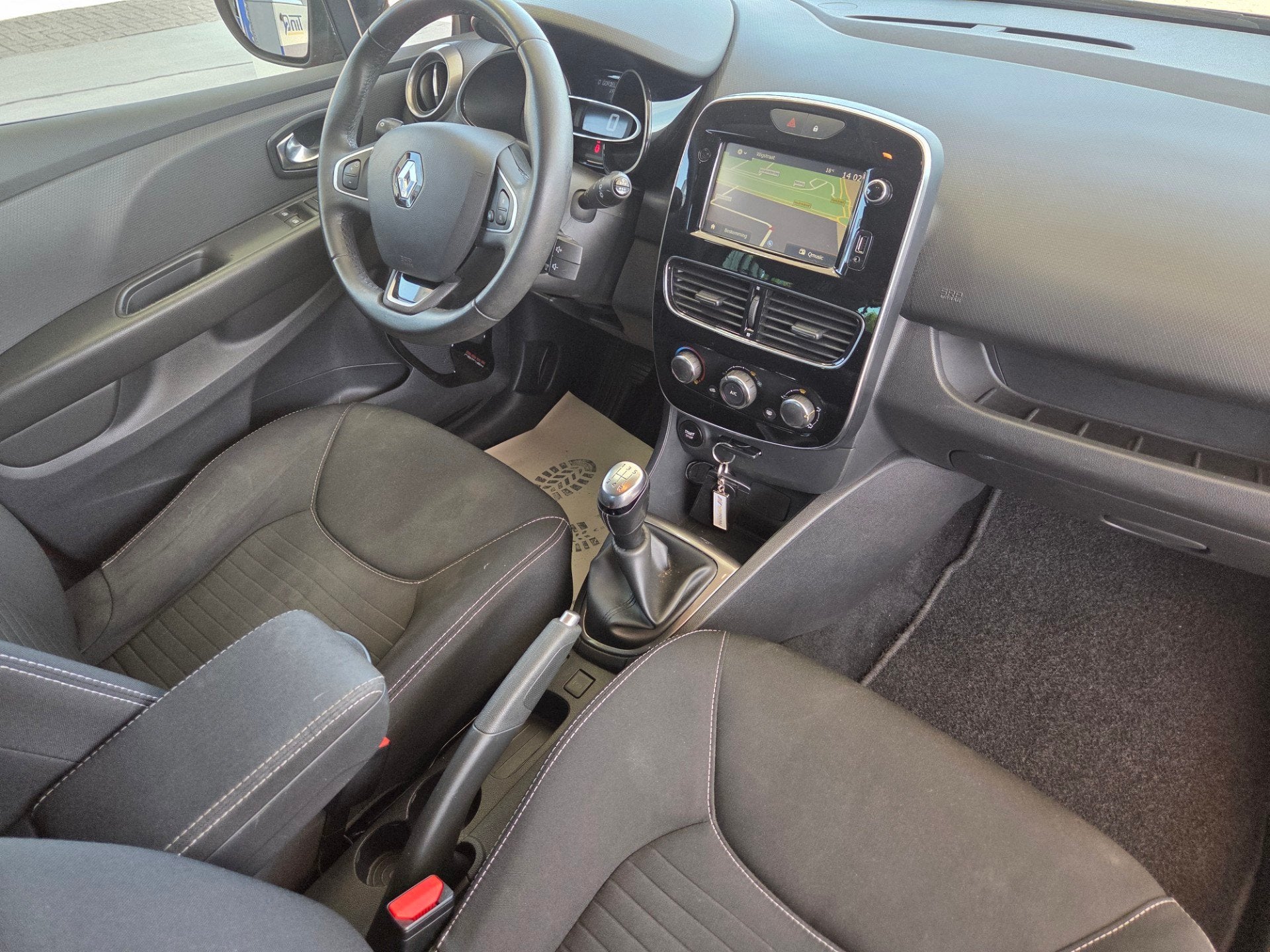 Renault Clio 0.9 TCe Limited/NAVI/APPELCARPLY/PARKSENSOR, Auto's, Voorwielaandrijving, 49 €/maand, Origineel Nederlands, Handgeschakeld