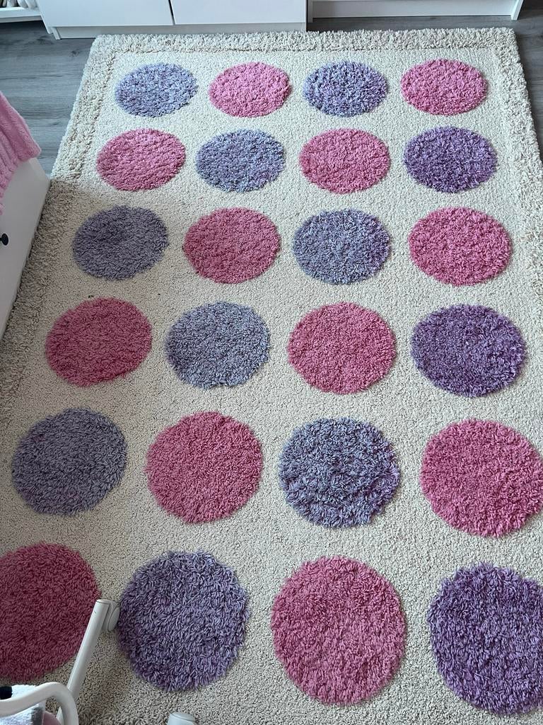 Vrolijk tapijt met stippen in roze en paars, Een mooi vrolijke tapijt, 150 tot 200 cm, 200 cm of meer, Ophalen of Verzenden