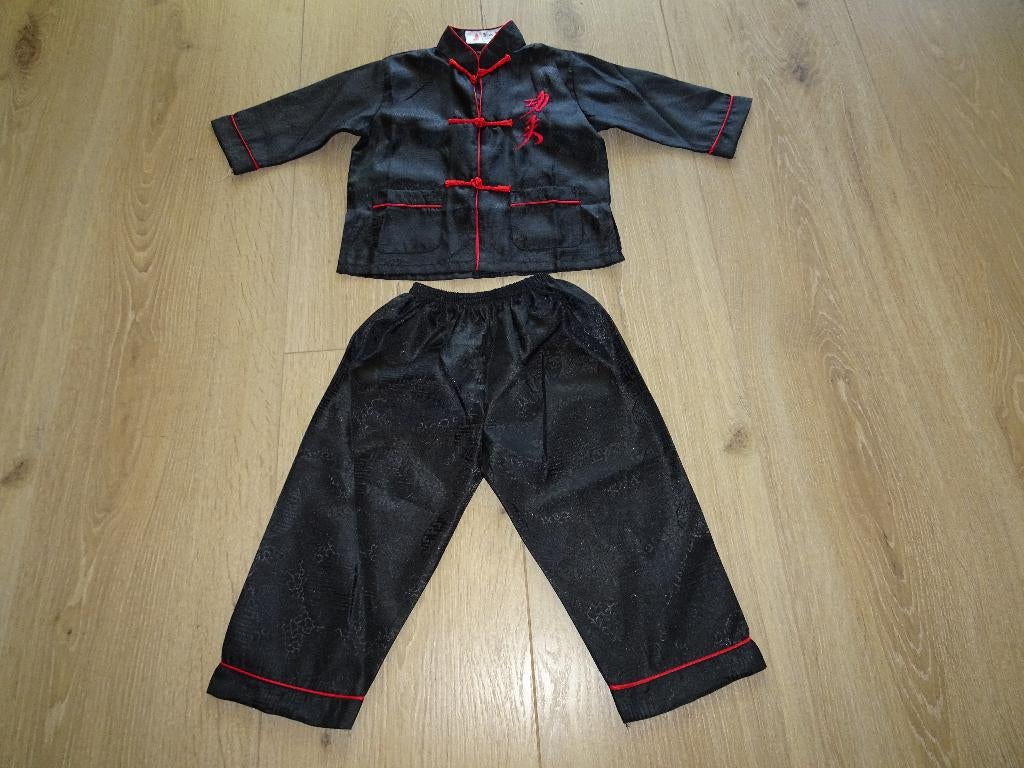 Zwart Chinees kindersetje (mt. 2), Jongen of Meisje, Nieuw, Ophalen of Verzenden, Setje