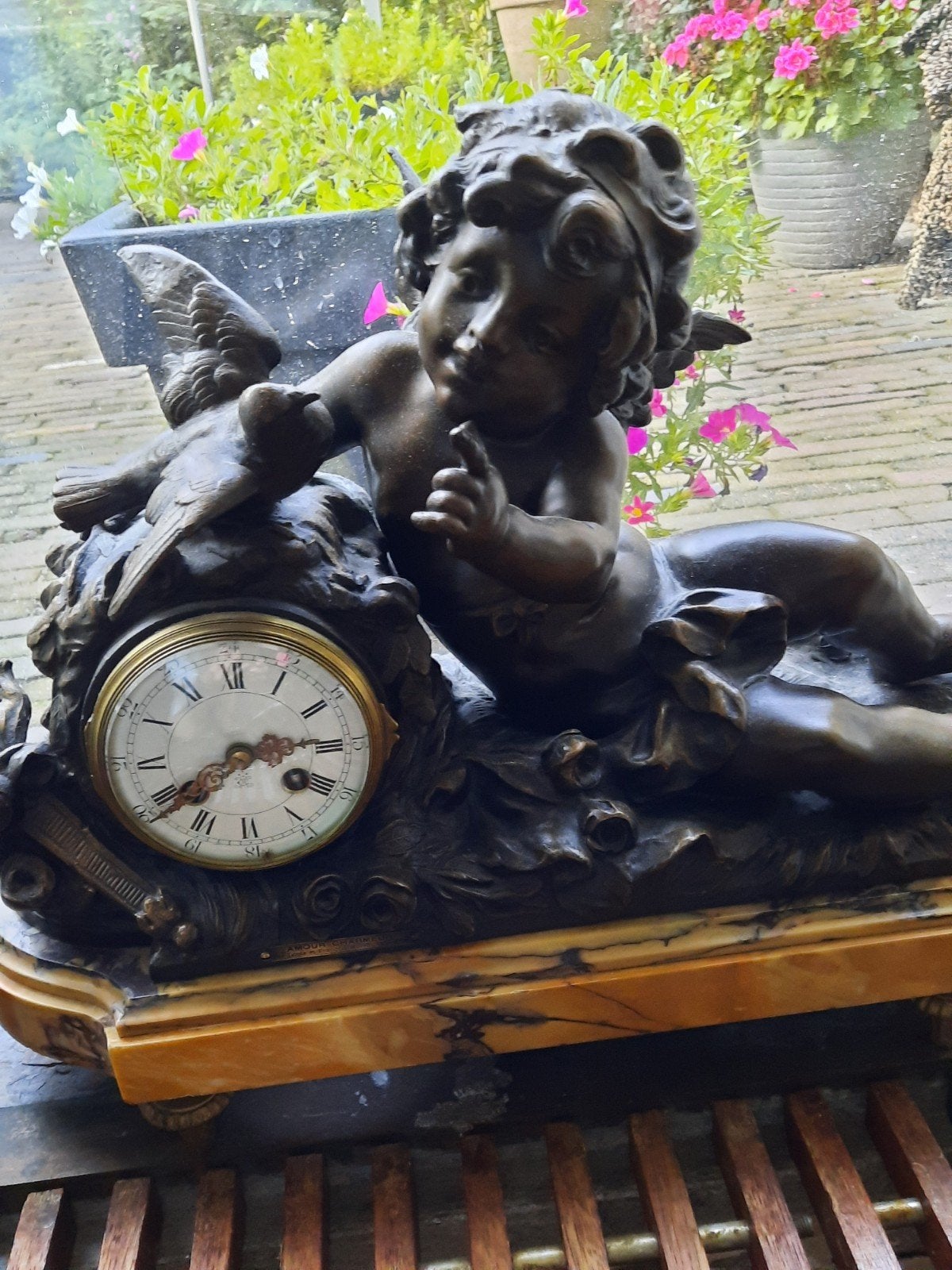 Antiek klokkenstel met engel, marmeren onderstel, Moreau, Antiek en Kunst, Ophalen