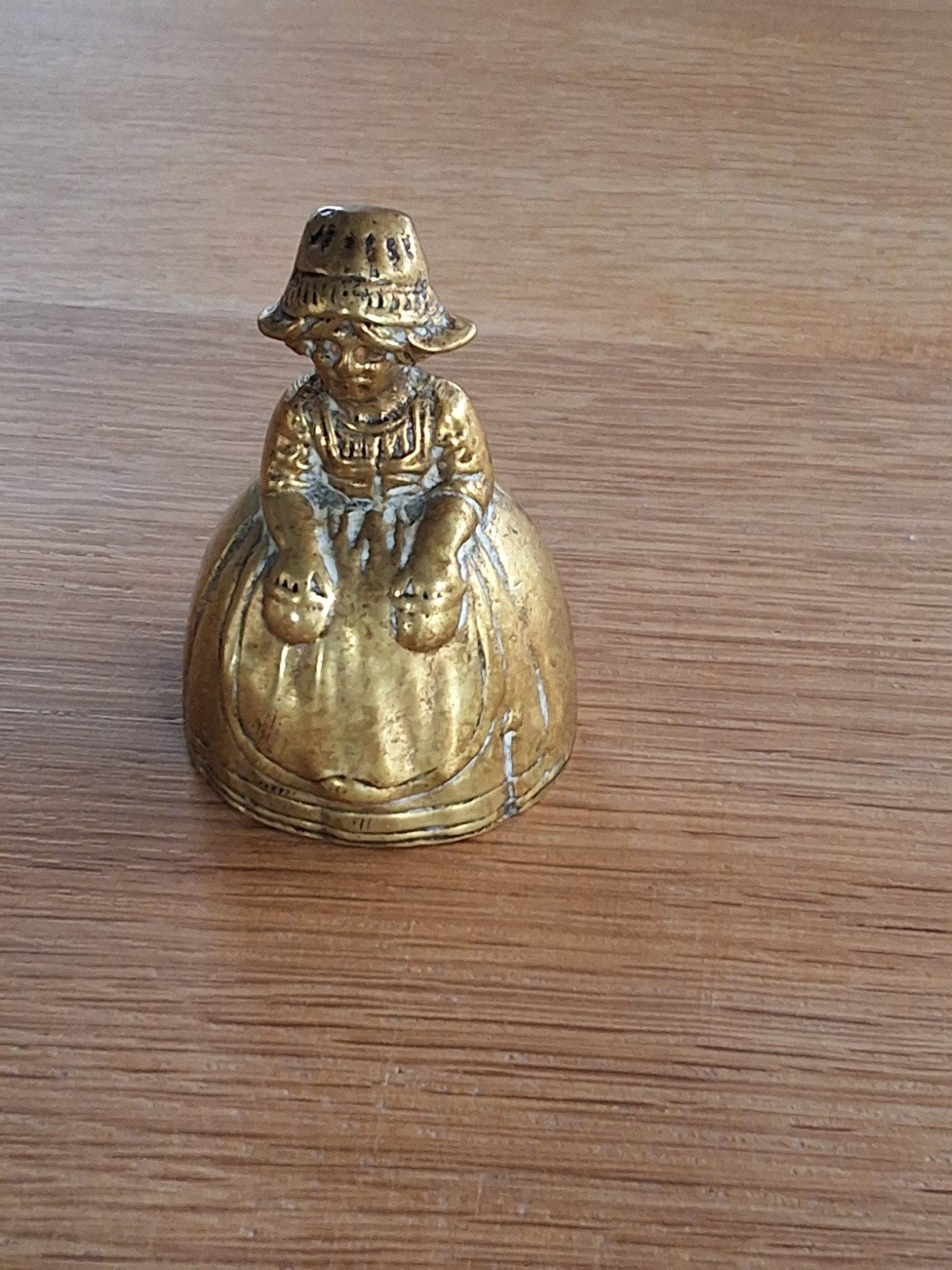 Messing tafelbel of handbel. Ofwel een "Ladybell"., Ophalen
