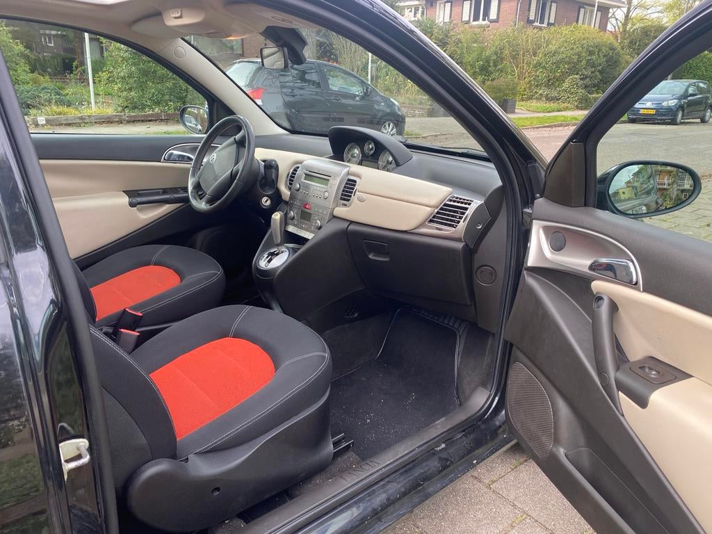 Lancia Ypsilon Platino 1.4 16V AUT 2008 Zwart VERKOCHT, Auto's, 970 kg, 40 €/maand, Zwart, Bedrijf