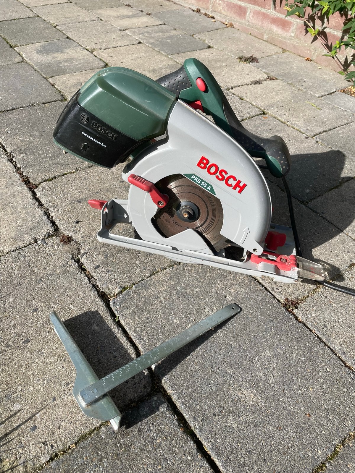 Bosch PKS 55 A Cirkelzaag - Krachtig en Betrouwbaar, Gebruikt, Cirkelzaag, 600 tot 1200 watt, Ophalen of Verzenden