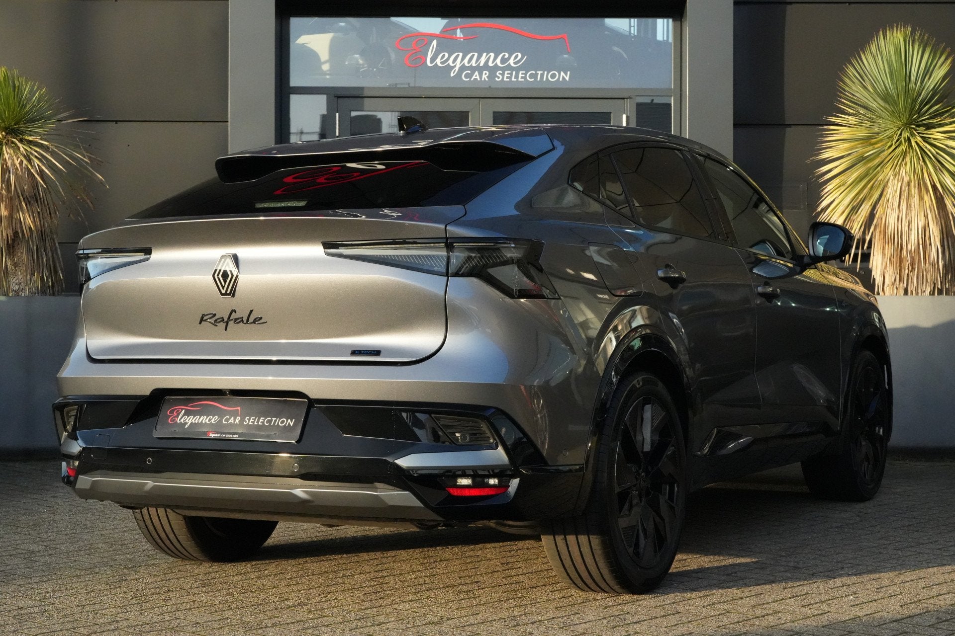 Renault Rafale 1.2 E-Tech 4x4 Plug-in Hybrid 300 Esprit Alpi, Auto's, Renault, Automaat, Dealer onderhouden, Gebruikt, 1199 cc