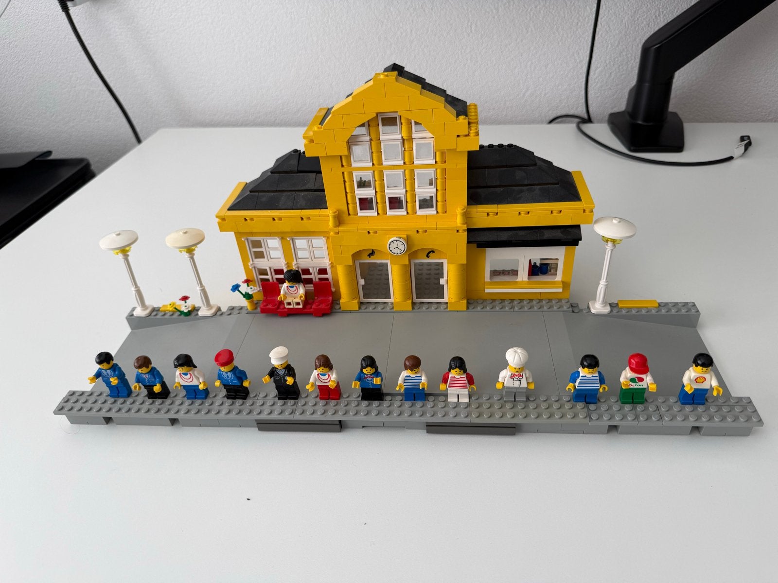 LEGO trein 4558 Metroliner + 4547 Club Car + 4554 Station, Ophalen of Verzenden, Gebruikt, Overige merken