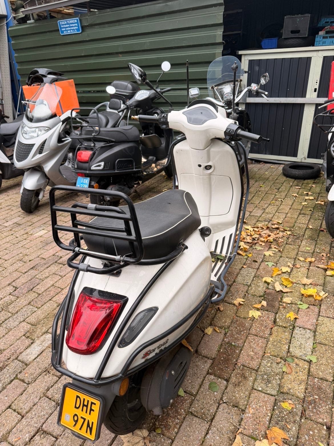 Vespa Primavera 50cc 4T 2018, accu leeg (start niet), Ophalen, Zo goed als nieuw, Benzine, Overige modellen
