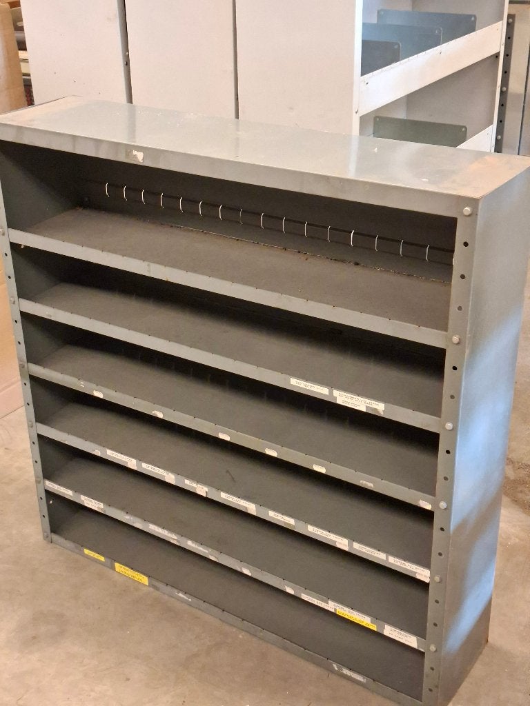 onderdelenkast 100 x 100 een 25 cm diepte actie € 55,- / st