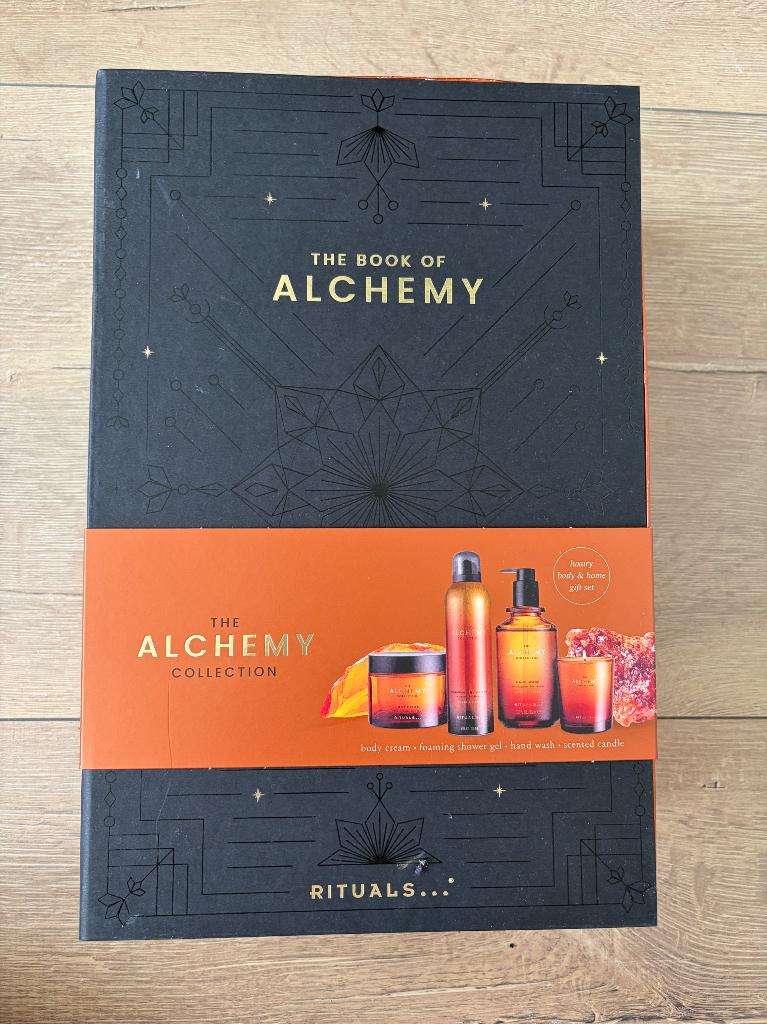 Rituals Alchemy the book giftset/ cadeau doos nieuw, Sieraden, Tassen en Uiterlijk, Uiterlijk | Lichaamsverzorging, Ophalen of Verzenden
