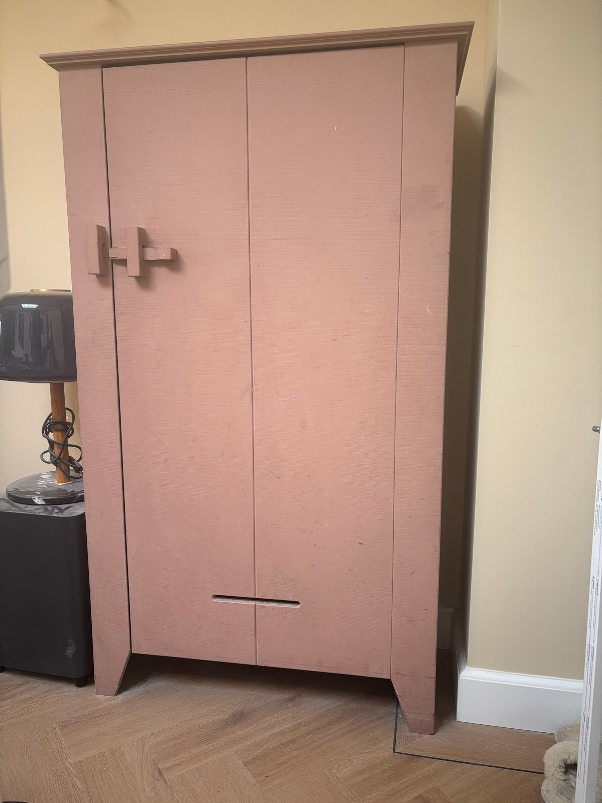 WOOOD Boerenkast Gijs kast mat roze brocantemeiden kast, Ophalen, Gebruikt