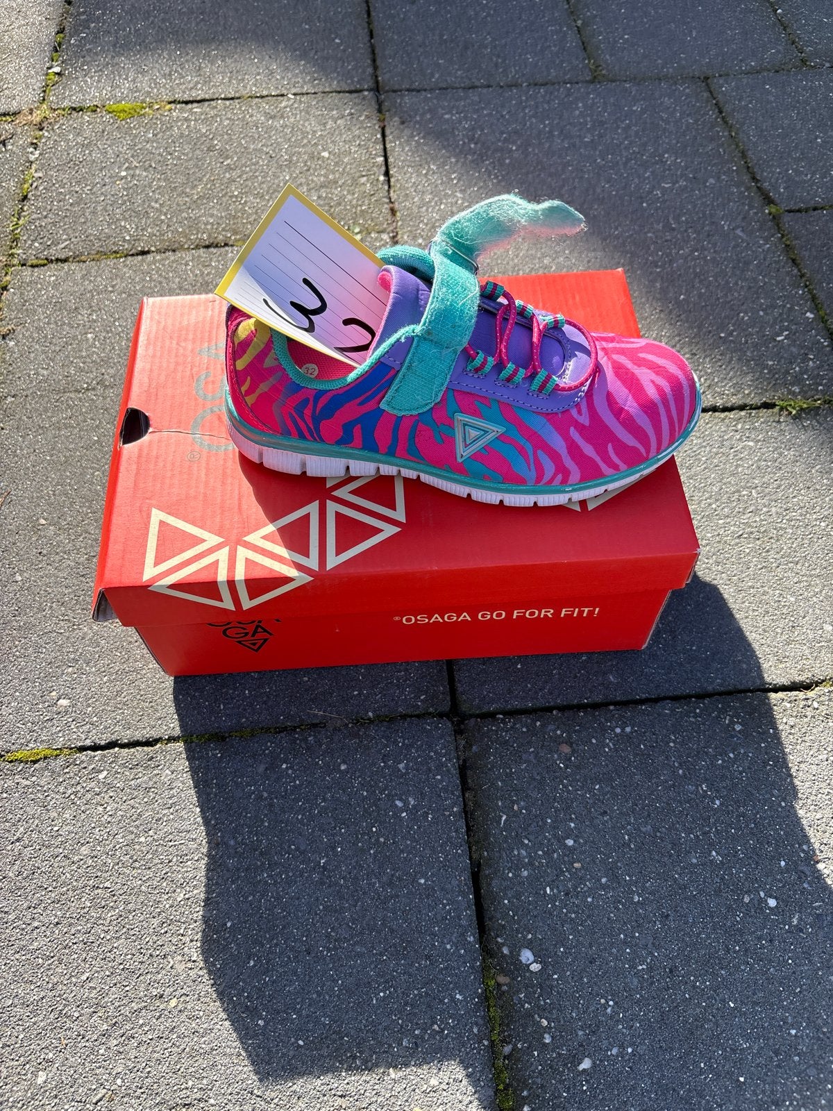 Osaga Sportschoenen Maat 32 - Zo goed als nieuw, Ophalen of Verzenden, Zo goed als nieuw, Meisje, Sportschoenen
