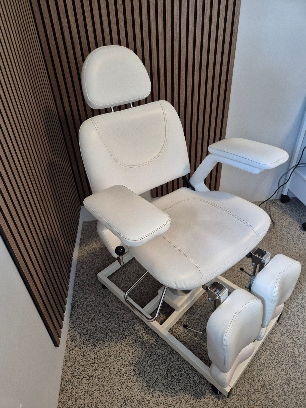 Behandelstoel pedicure, Ophalen