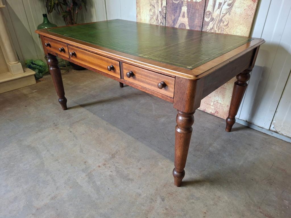 Antieke Engelse schrijftafel, desk bureau met lades en ingel, Ophalen of Verzenden