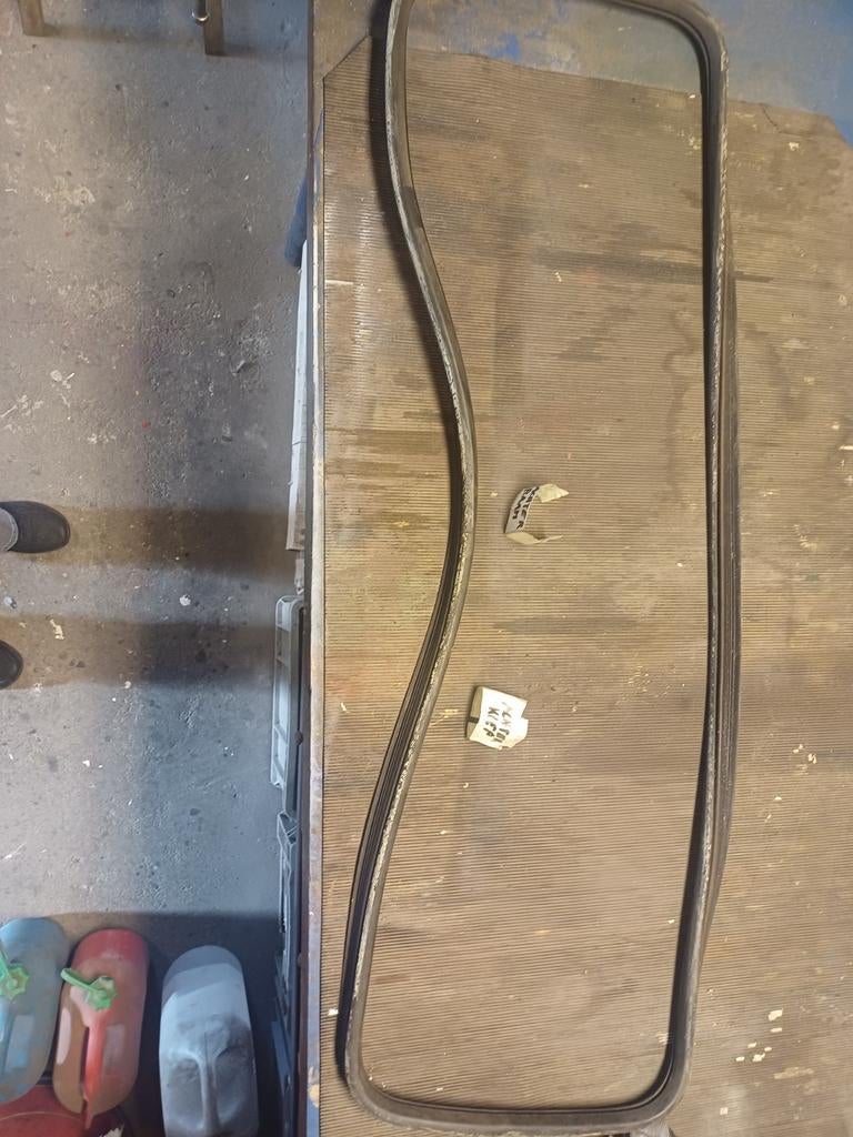 Raamrubber achterklep VW T2, Auto-onderdelen, Ruiten en Toebehoren, Ophalen of Verzenden, Nieuw, Volkswagen
