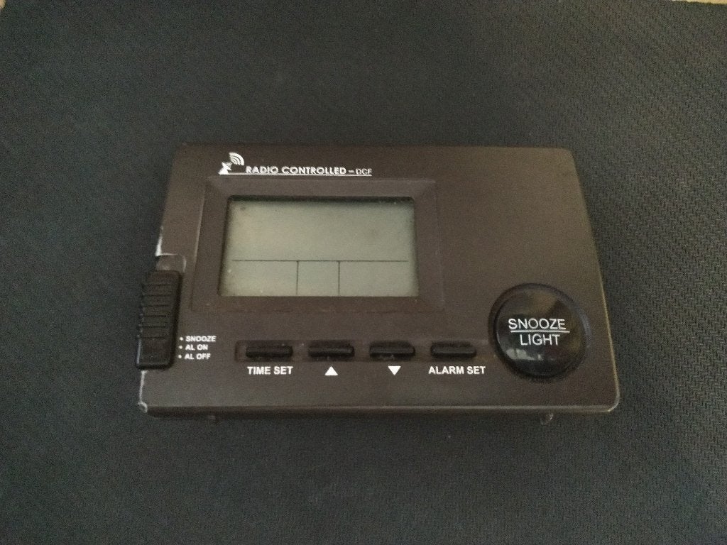 RADIO CONTROLLED-DCF klok, Ophalen of Verzenden, Zo goed als nieuw, Staande klok