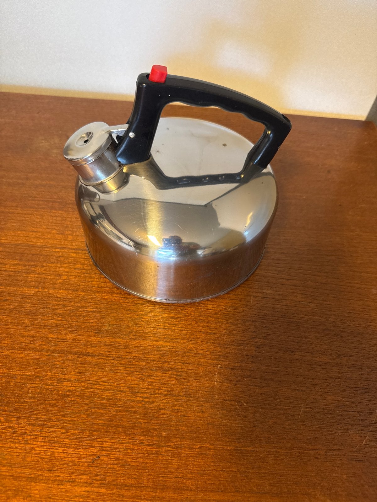 RVS Waterketel met Fluitje - Zo goed als nieuw, Witgoed en Apparatuur, Waterkokers, 1 tot 2 liter, Ophalen of Verzenden, Zo goed als nieuw