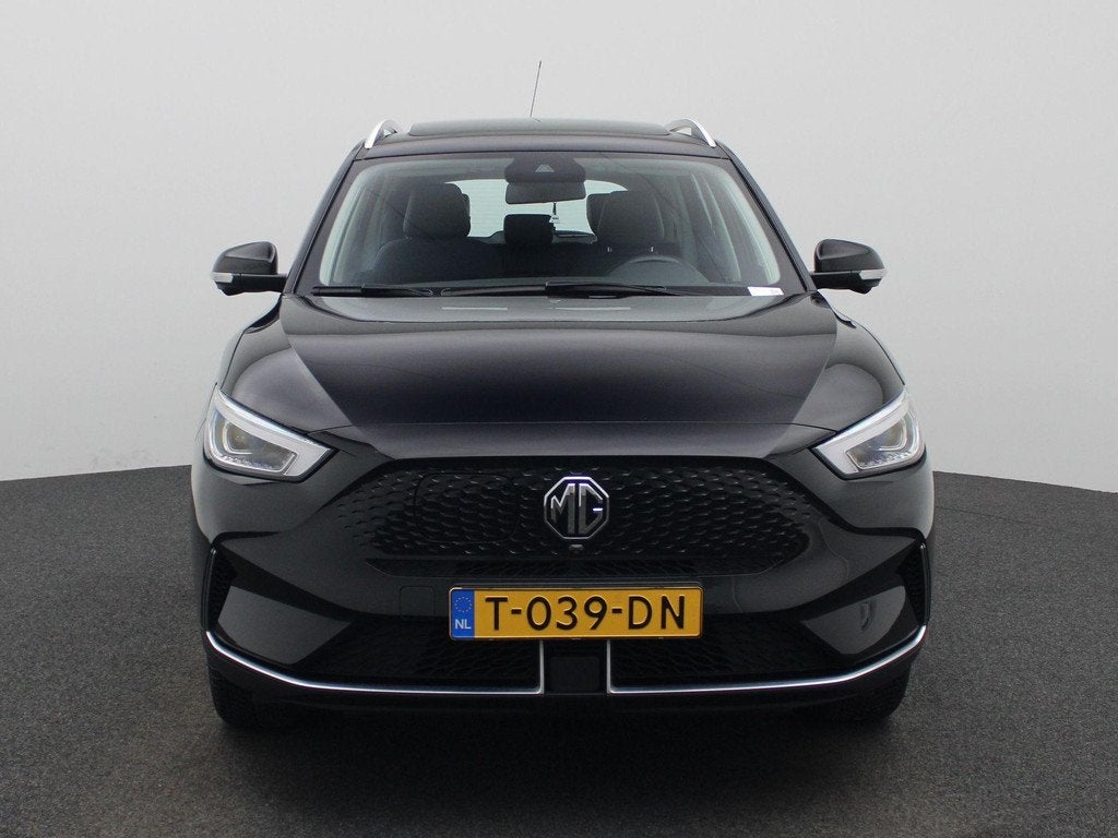 MG ZS EV Long Range Luxury 70 kWh, Auto's, MG, 12 maanden, Gebruikt, ZS, Zwart