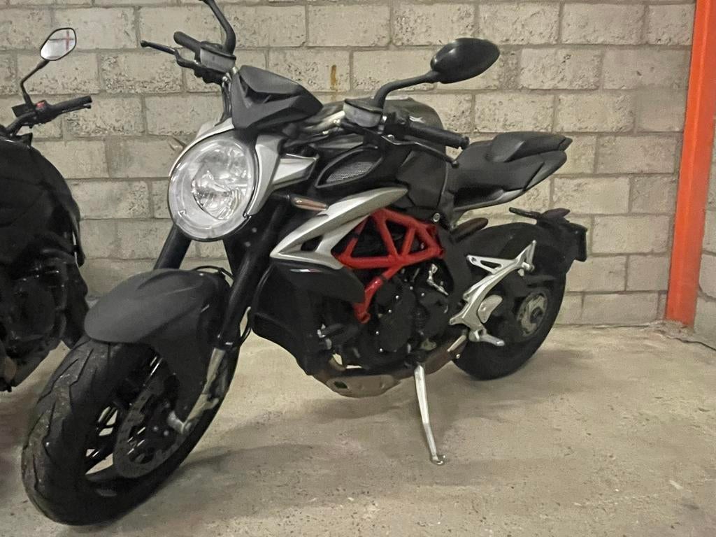 Mv Agusta brutale, Motoren, Motoren | MV Agusta, Particulier, Naked bike