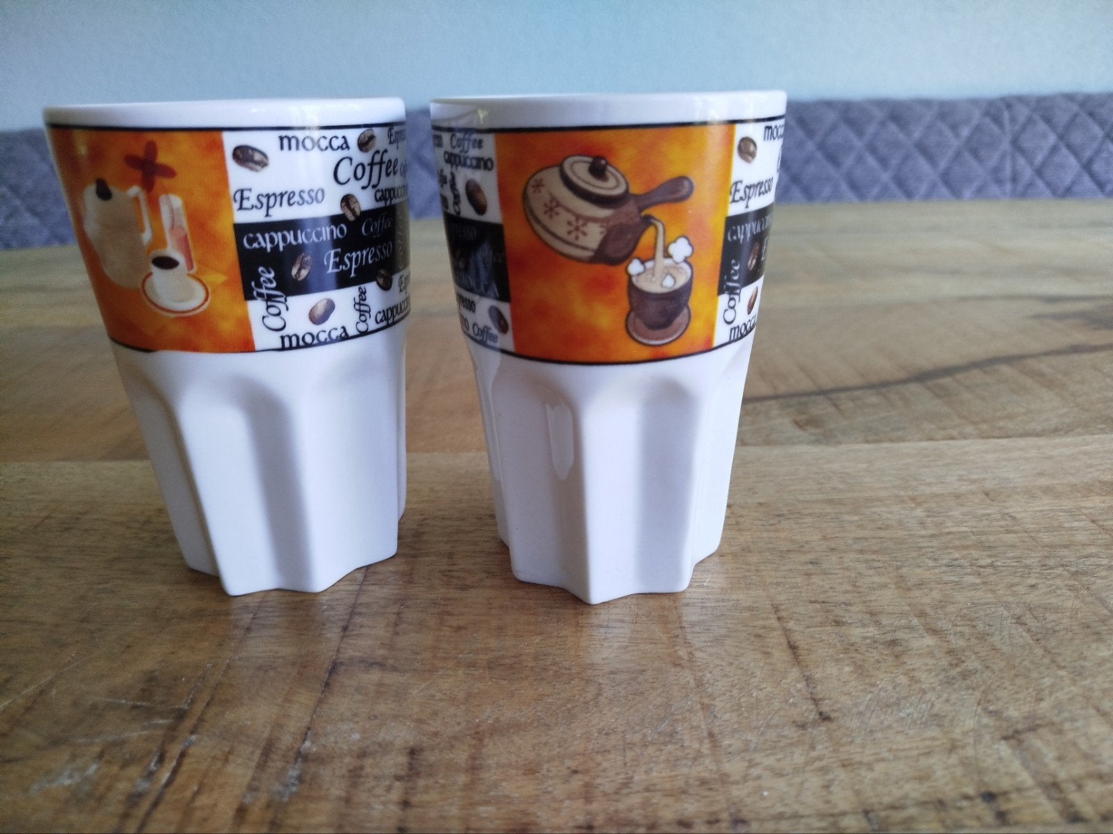 Set van 2 Espresso/Moccatassen met Koffieprint, Ophalen of Verzenden, Zo goed als nieuw, Aardewerk, Kop(pen) en/of Schotel(s)