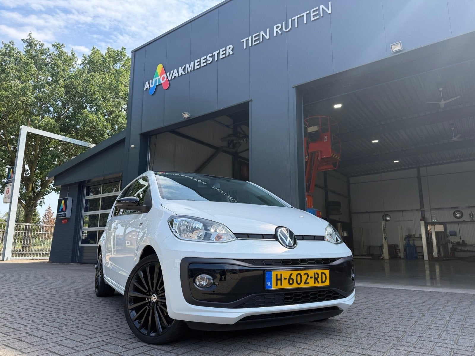 Volkswagen up 1.0 60PK 4D BMT 2020 Wit, Auto's, Voorwielaandrijving, 4 stoelen, Wit, Origineel Nederlands