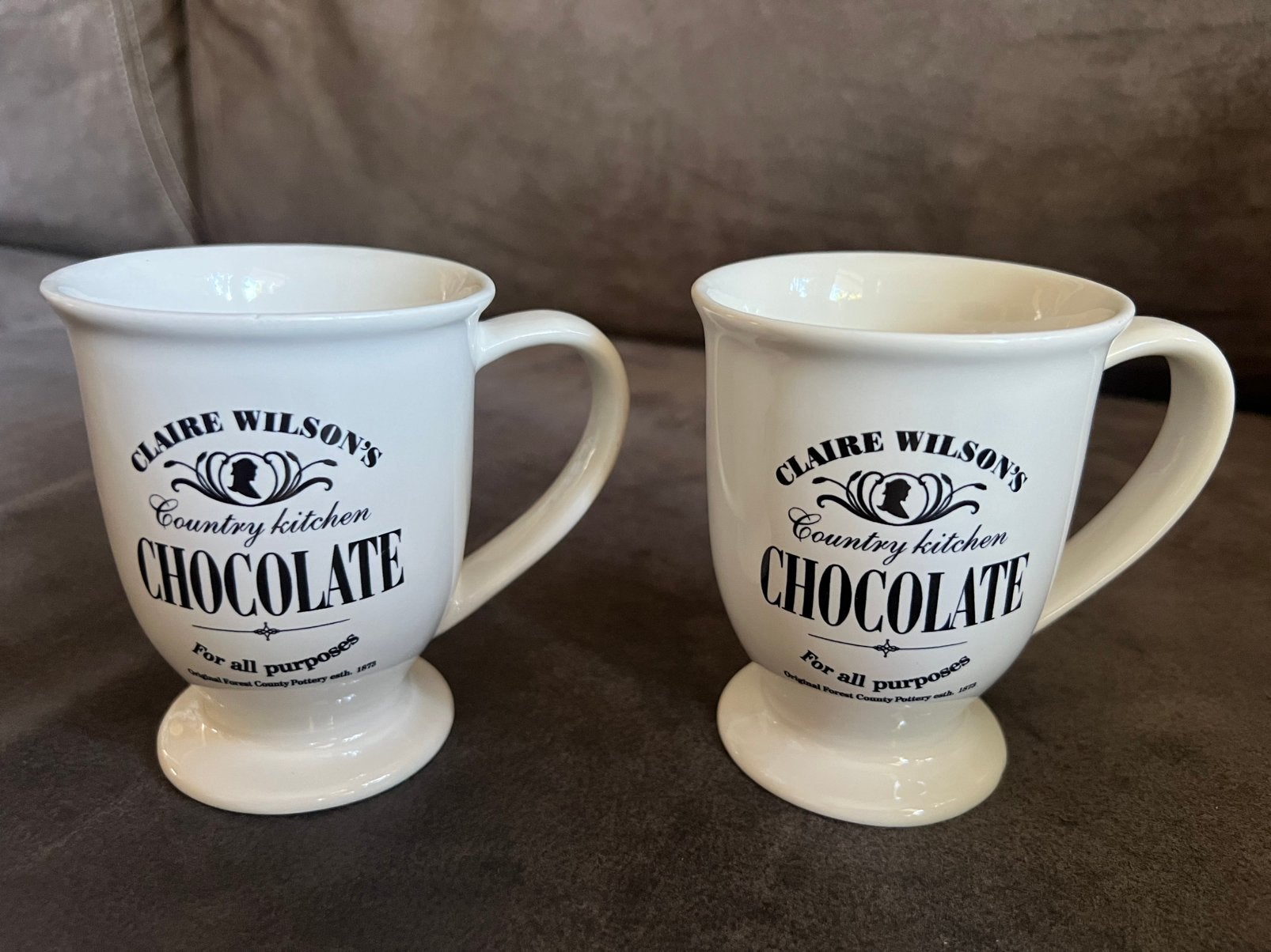 2 Chocolade Mokken / Bekers Claire Wilson’s Keramiek., Huis en Inrichting, Overige merken, Keramiek, Ophalen of Verzenden, Zo goed als nieuw