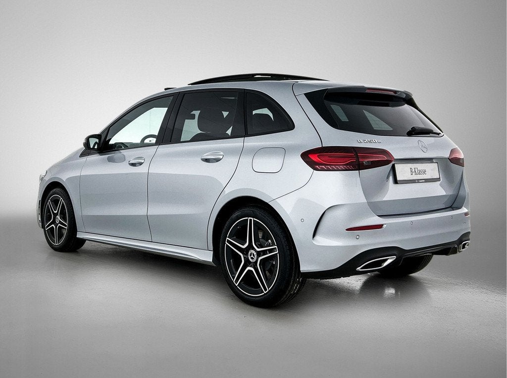 Mercedes-Benz B-Klasse 250 e Business Solution AMG | Premium, Auto's, Mercedes-Benz, 12 maanden, 4 cilinders, Bedrijf, Hybride Elektrisch/Benzine