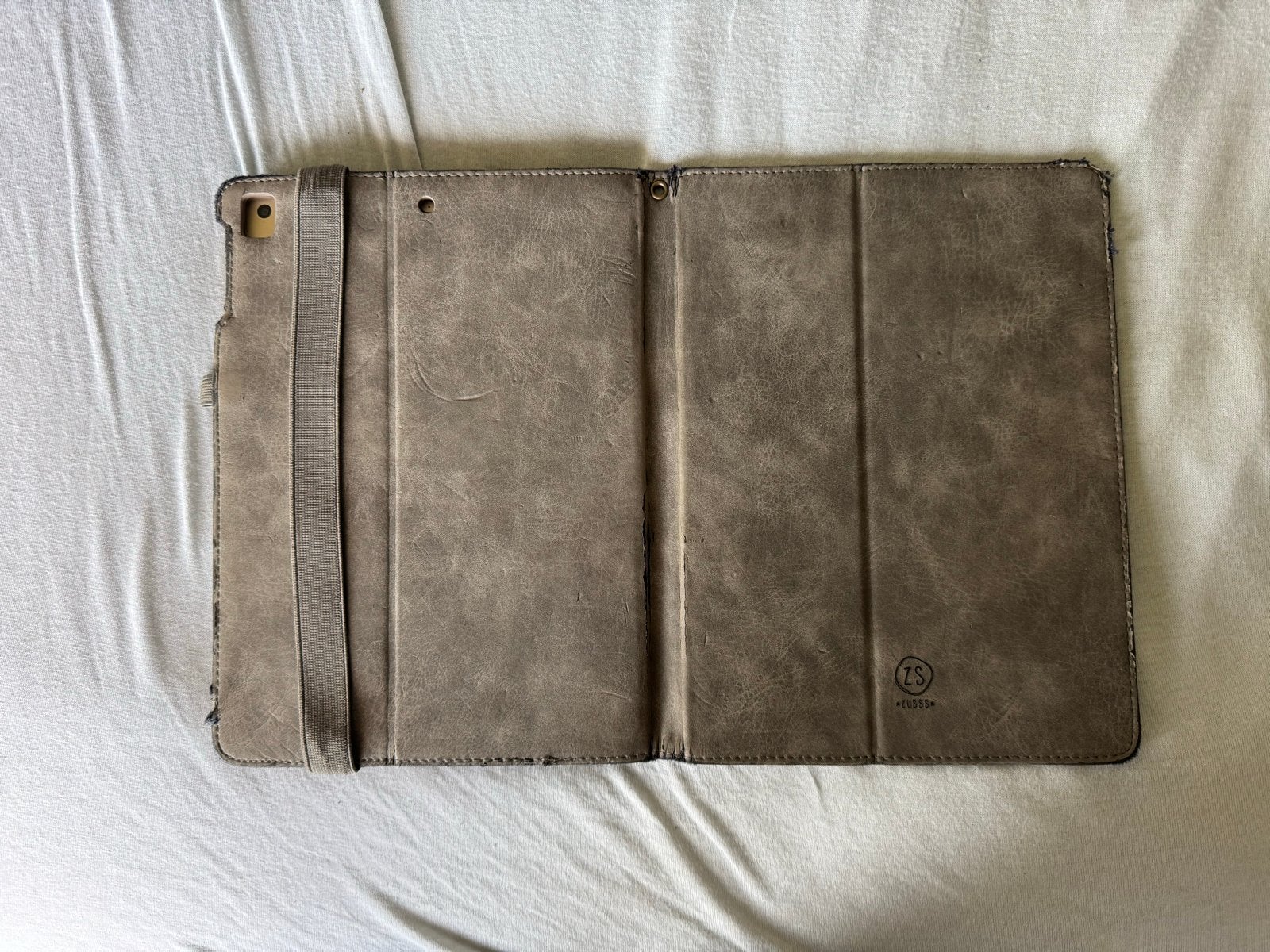 Foto 2 van Apple iPad 5e generatie 2017 – 128GB – WiFi – Goud