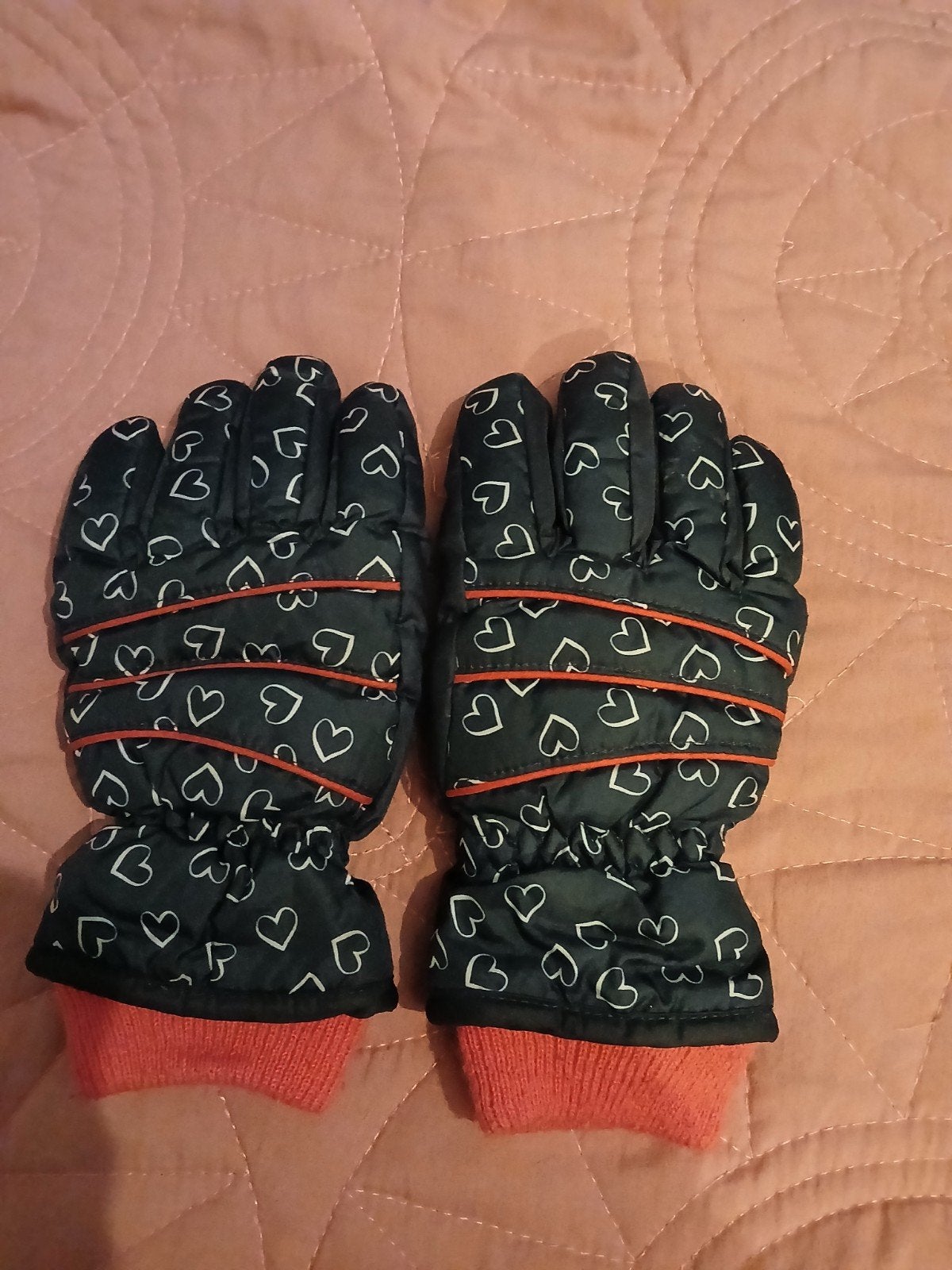Warme kinderhandschoenen met hartjesprint, Gebruikt, Meisje, 110 t/m 116, Ophalen of Verzenden